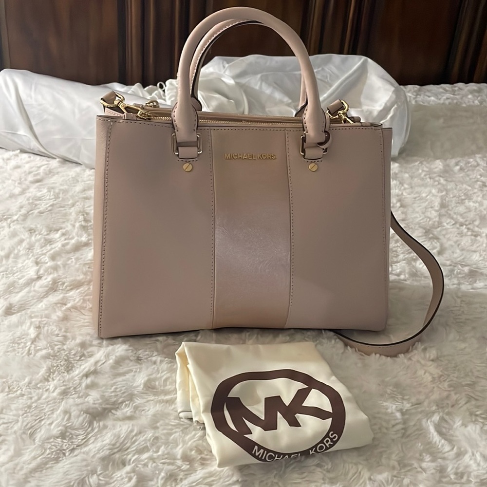 Light pink MK crossbody satchel Medium size